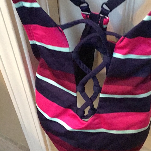 NWT jag bathing suit top. Size M - Picture 3 of 5